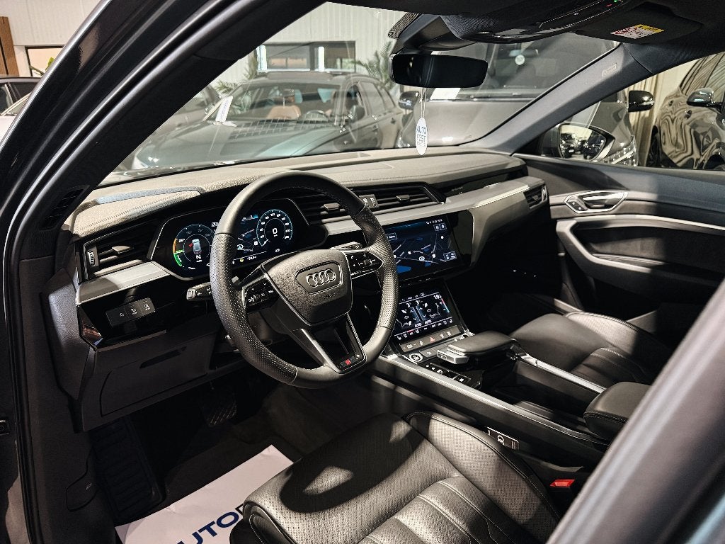 Audi E-Tron 55 Quattro S-Line Daytona Grijs - Garantie, Auto's, Automaat, Leder, SUV of Terreinwagen, Zilver of Grijs