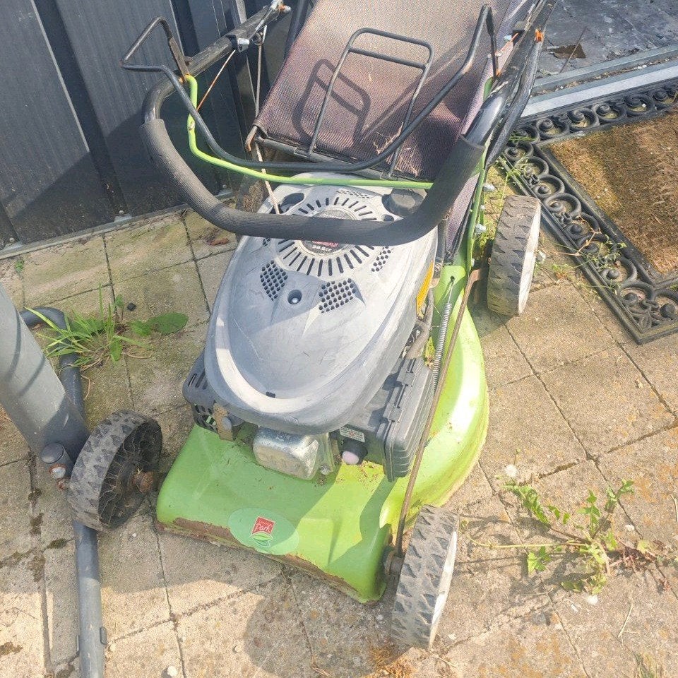 Gezocht: gratis benzine grasmaaier, Ophalen