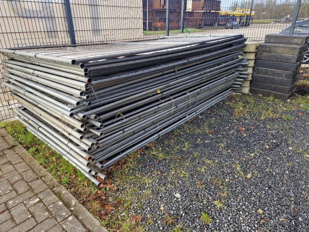 Te koop: Heras werfhekken + beton/kunststof blokken., Enlèvement, Utilisé