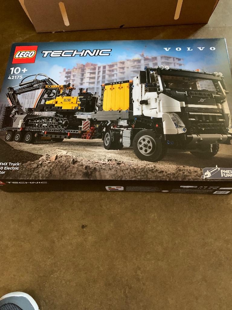 Lego technic Volvo fmx truck NIB., Ophalen, Lego, Nieuw, Complete set
