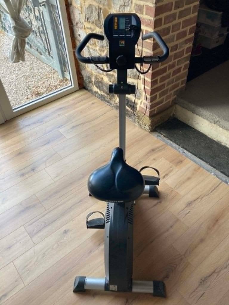 vélo d'appartement, Enlèvement, Utilisé, Jambes, Vélo d'appartement