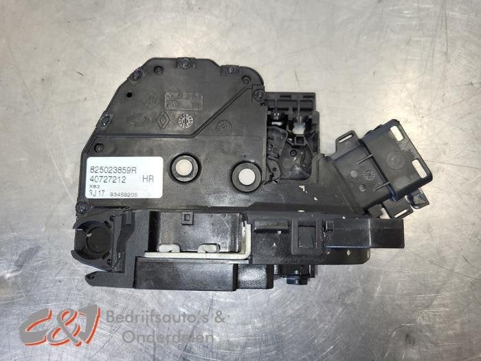Schuifdeur Slotmechaniek rechts van een Renault Trafic, Gebruikt, -, Renault, -
