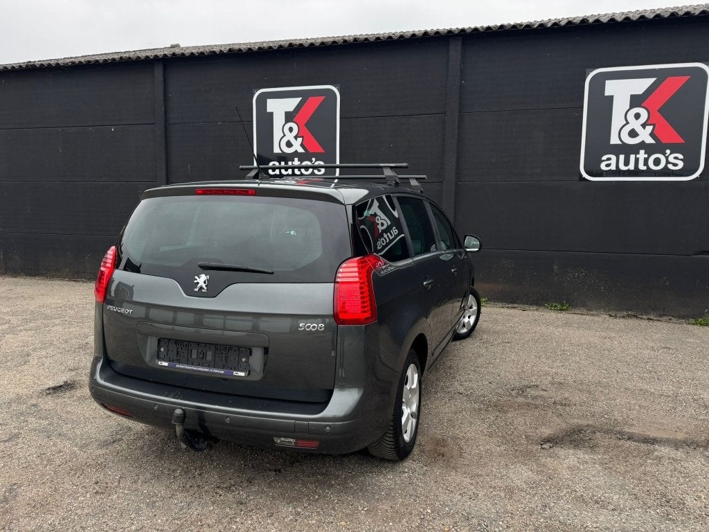 Peugeot 5008 1.6i 2011, Auto's, Monovolume, https://public.car-pass.be/vhr/9e69c2c6-2a3e-48ff-9dec-28c31ed4db81, Bedrijf, Handgeschakeld