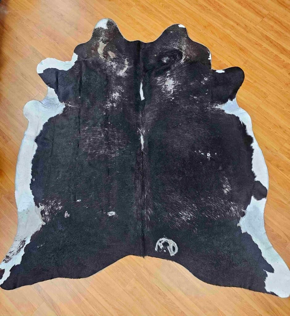 Cuir de vachette noir 190/177 cm, Maison & Meubles, Enlèvement ou Envoi, Utilisé, Noir, Autres styles
