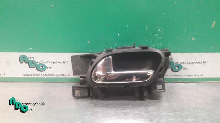 Poignée portière 2portes gauche d'un Peugeot 207 (207 06-), Autos : Pièces & Accessoires, -, 3 mois de garantie, Utilisé, -