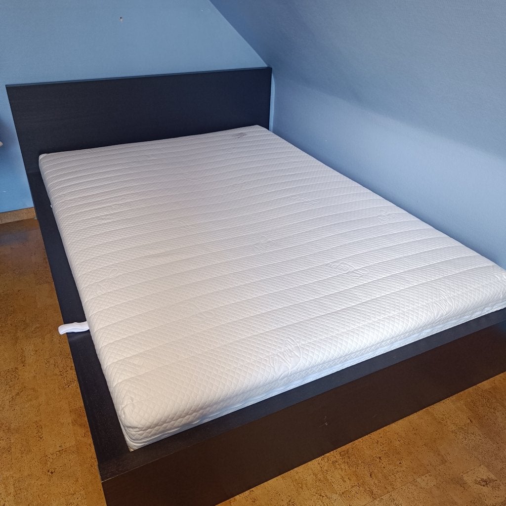 bedframe met lattenbodem en nieuwe matras, Maison & Meubles, Chambre à coucher | Lits, Queen size, Enlèvement, 200 cm, Bois