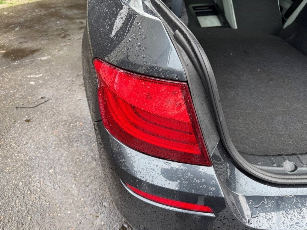 FEU ARRIÈRE GAUCHE BMW 5 serie (F10) (|63217306161|), Utilisé, BMW, Petuelring 130
80809  München, DE, Bayerische Motoren Werke AG