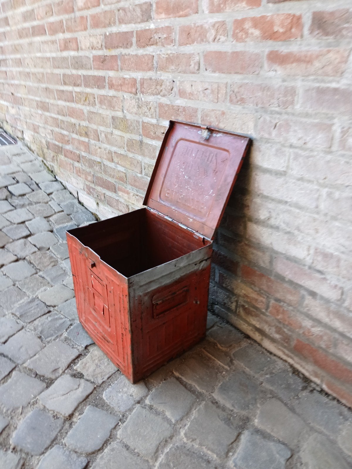 Ancienne boîte en fer., Antiquités & Art, Enlèvement