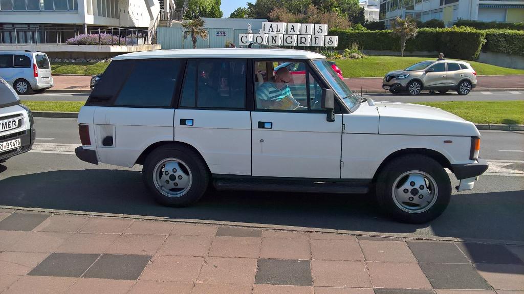TE KOOP Range Rover Classic 1983, Auto's, Automaat, Beige, 4 cilinders, 2495 cc