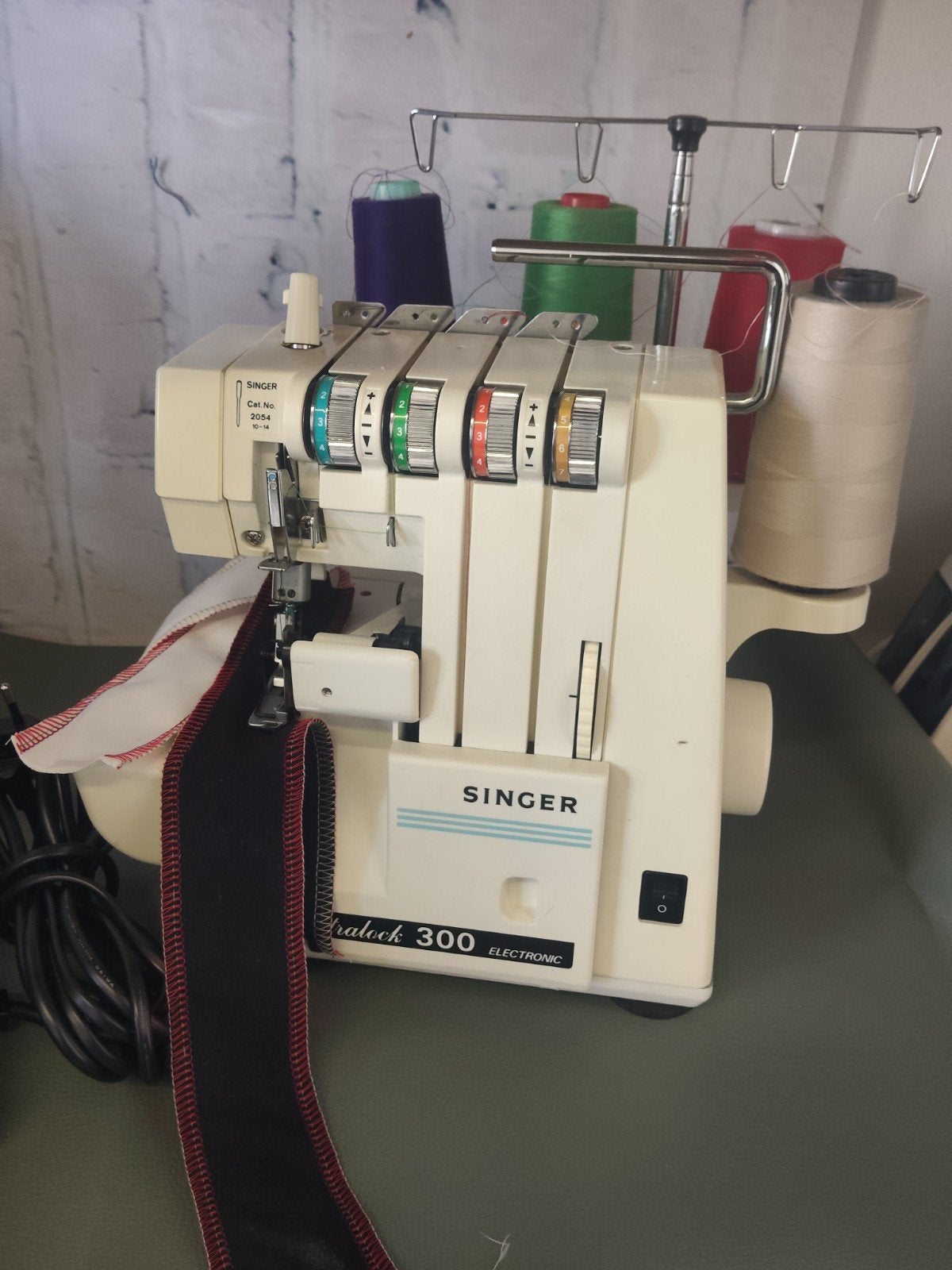 Singer Ultralock 300 elektronische overlockmachine - herzien, Ophalen of Verzenden, Lockmachine, Singer