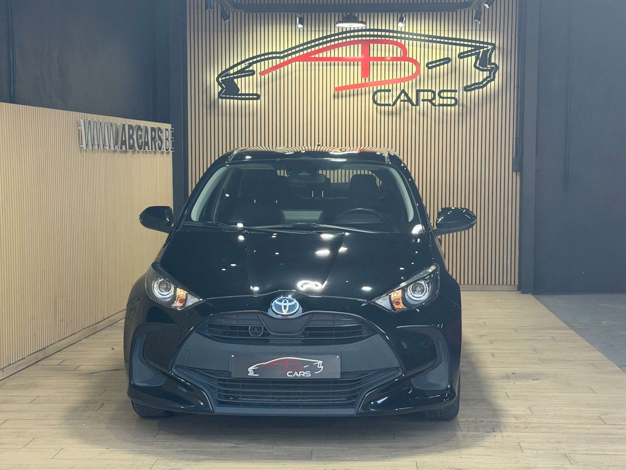 Toyota Yaris HYBRID * ESSENCE 1.5I * BOITE AUTO * GARANTIE 1, Auto's, Toyota, Automaat, Stof, Gebruikt, Zwart