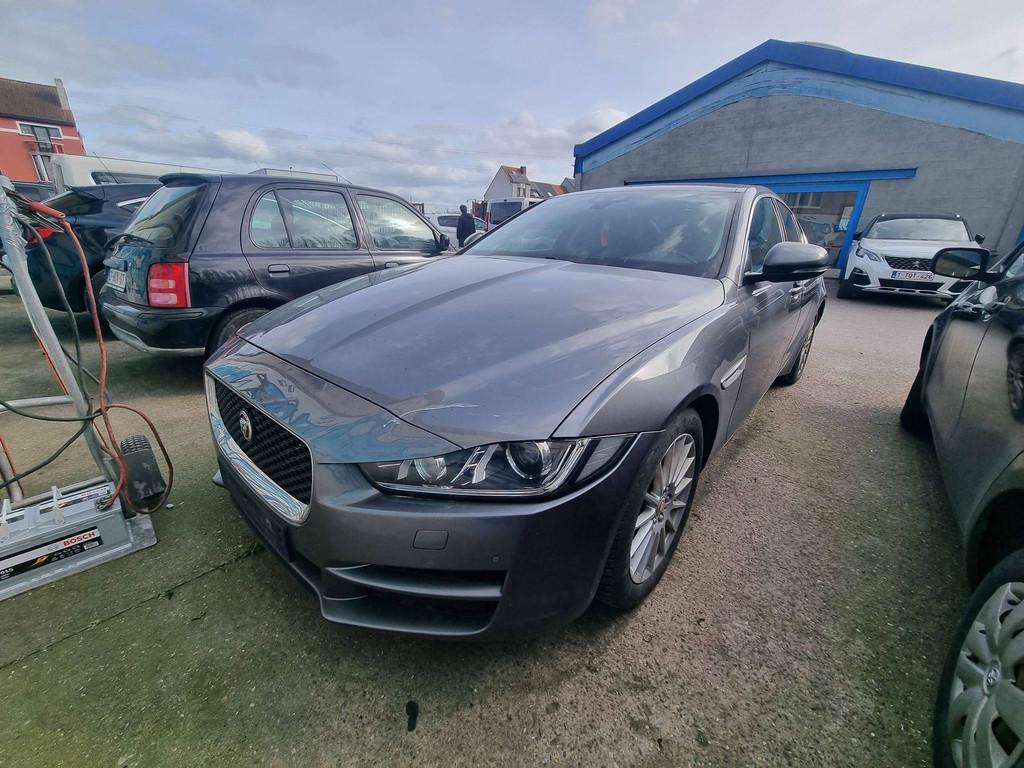 Jaguar XE XE 2.0 D E-Performance Business Ed.Prestige, Argent ou Gris, Achat, Noir, 120 kW