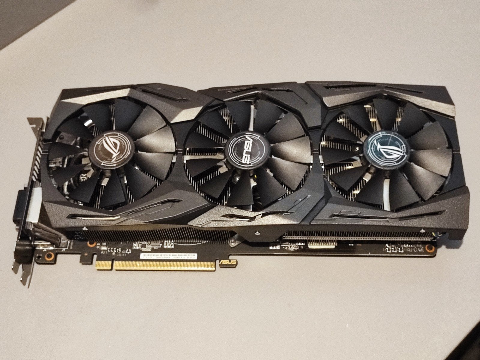 ROG STRIX GTX1070Ti 8 Go, Enlèvement, Utilisé, Nvidia, HDMI