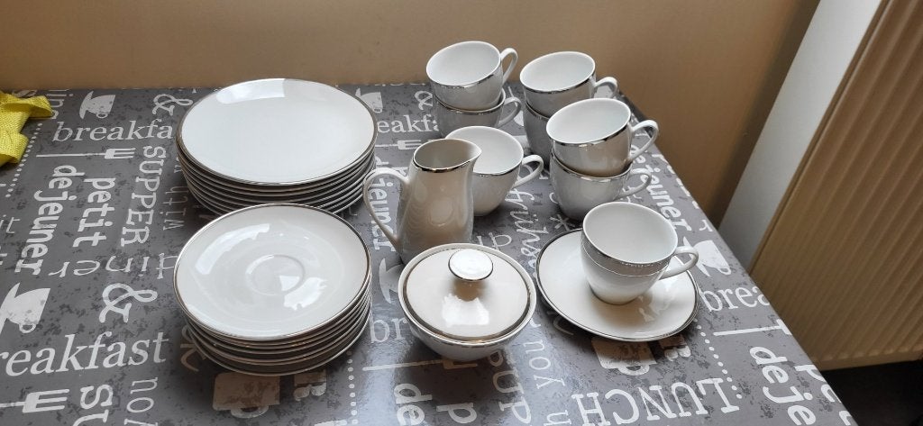 mooi koffie servies 8 personen (ook eetservies beschikbaar ), Ophalen, Zo goed als nieuw, Compleet servies