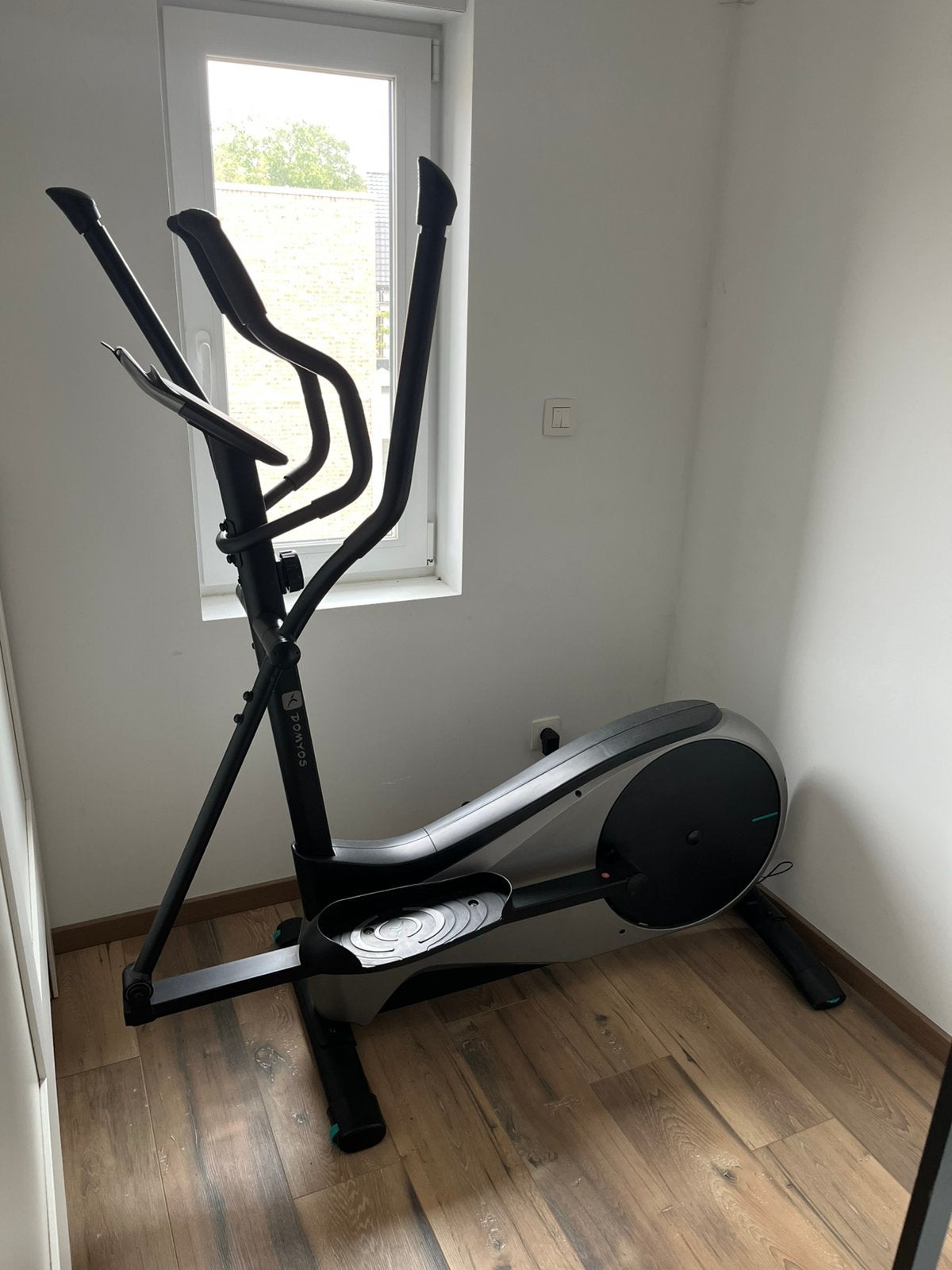 Domyos E shape+ elliptical, Enlèvement, Comme neuf