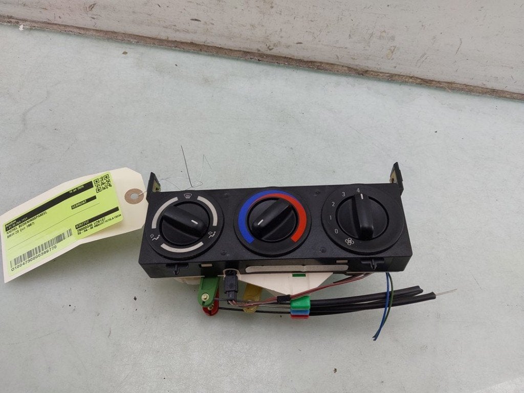 BEDIENINGSPANEEL VERWARMING BMW Z3 Roadster (E36 / 7), Gebruikt, BMW, Petuelring 130
80809  München, DE, Bayerische Motoren Werke AG