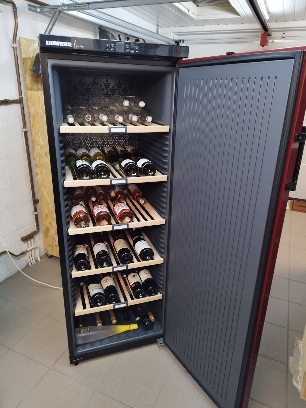 Liebherr Vinothek cave à vin, Classe énergétique A ou plus économe, 160 cm ou plus, Enlèvement, 60 cm ou plus