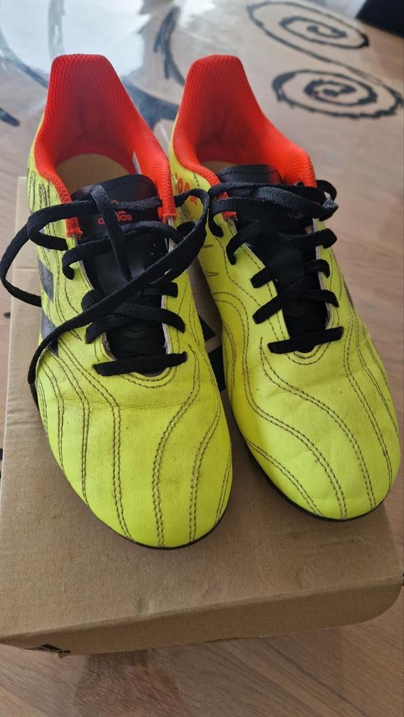 Voetbalschoenen maat 38 in zeer goede staat, Enlèvement, Comme neuf, Chaussures