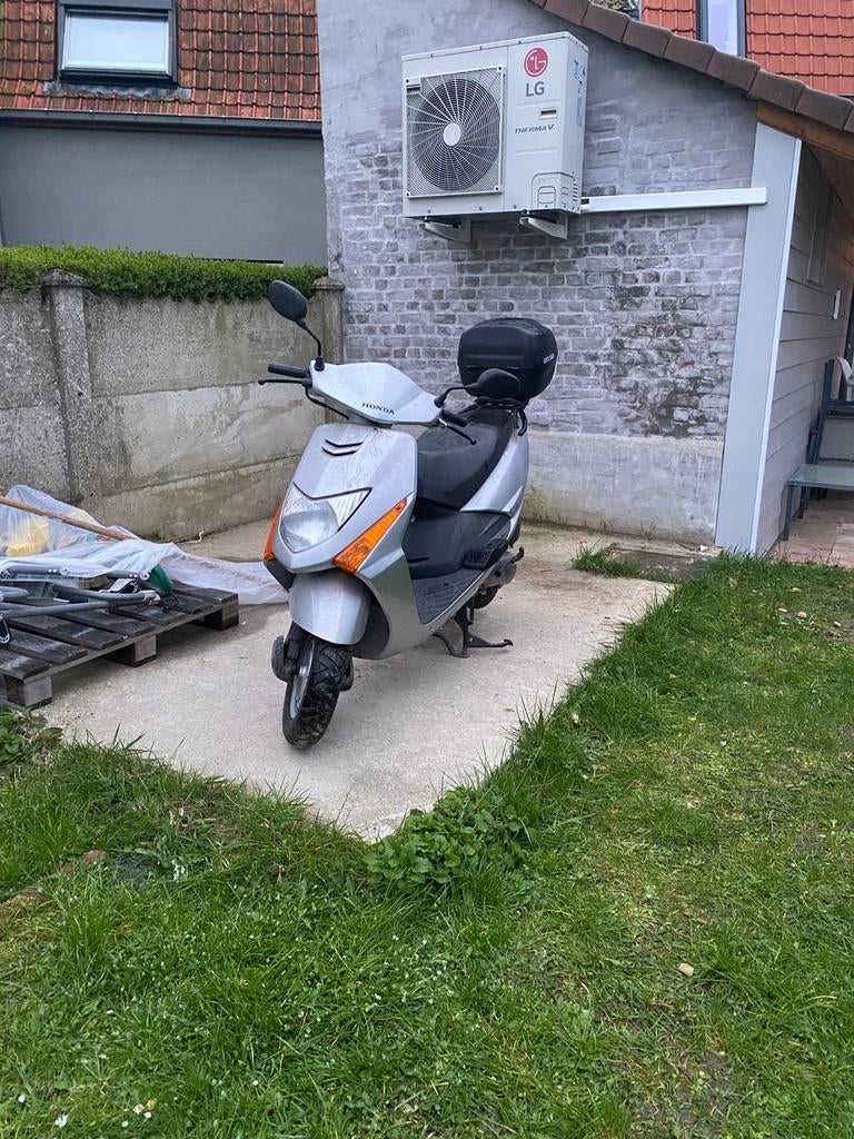 honda lead 100cc, Vélos & Vélomoteurs, Enlèvement