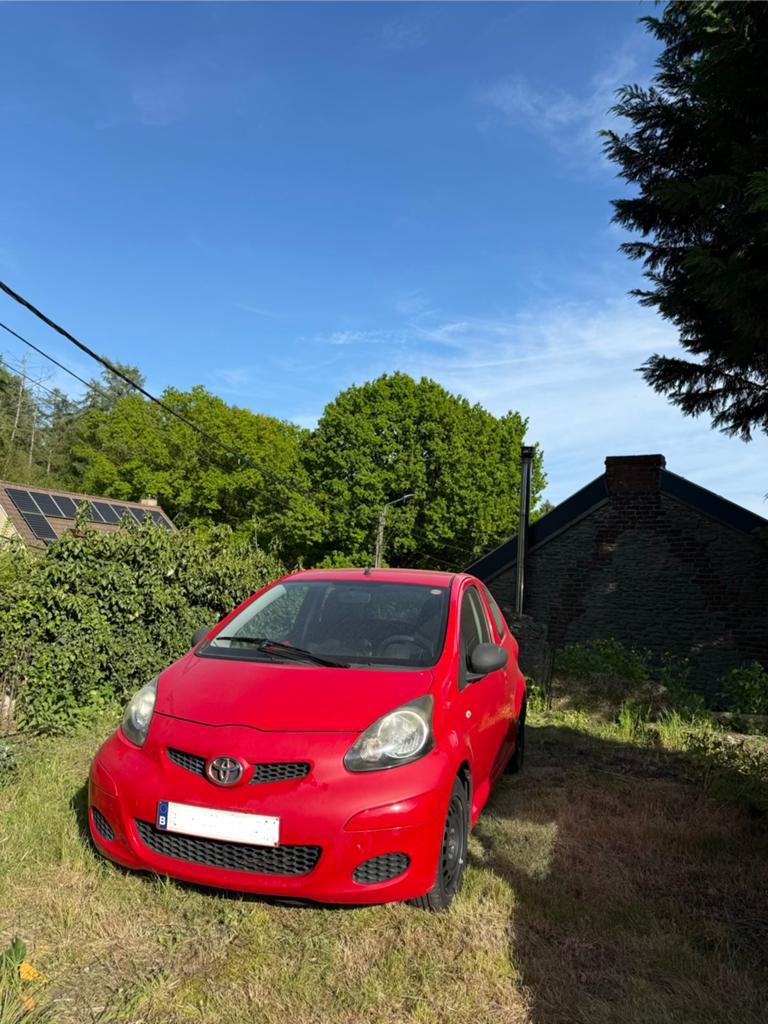 Toyota Aygo Rouge, Autos, Toyota, Particulier, Aygo, Airbags, Radio, Système audio, USB, Essence, Euro 5, Cabriolet, 3 portes