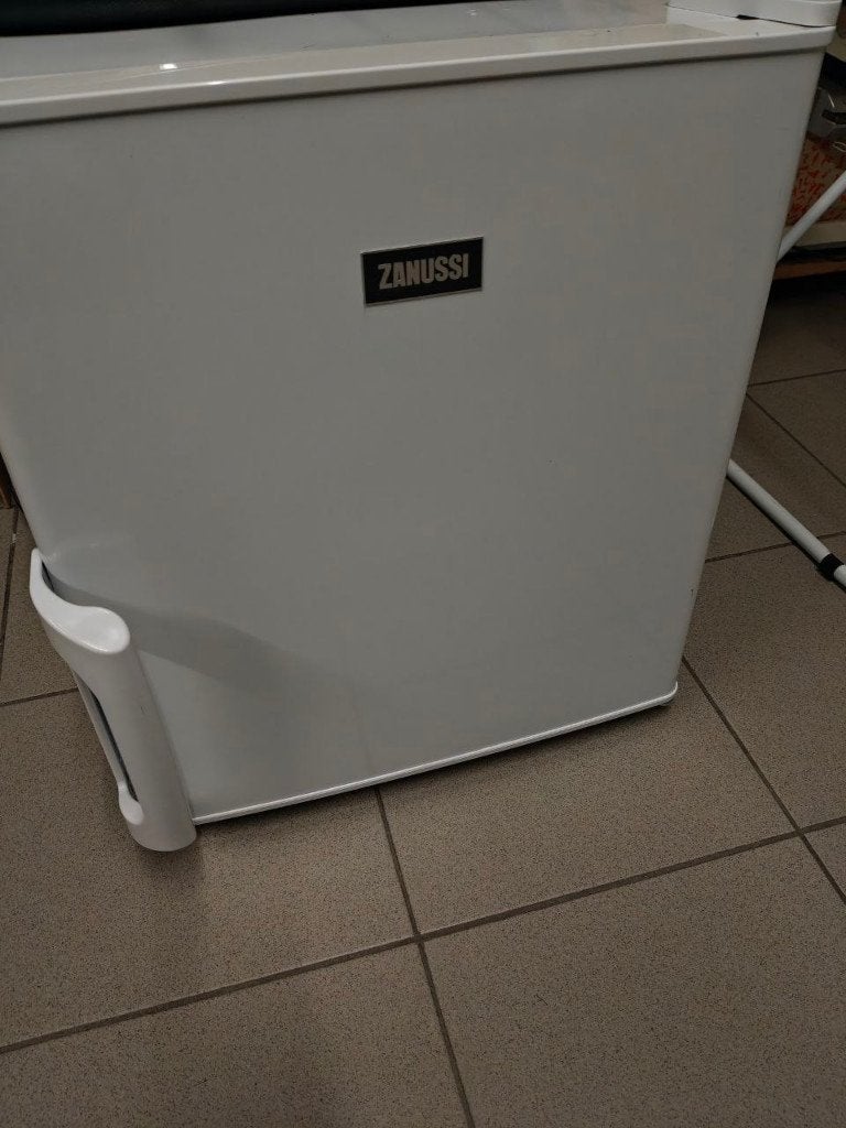 Diepvriezer (tafelmodel), Ophalen, Gebruikt, Minder dan 75 liter, Met vriesvak