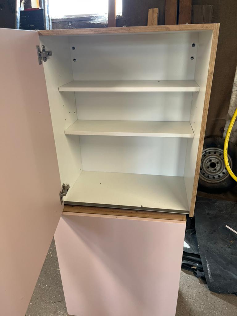Hangkasten hout met roze deur, Huis en Inrichting, Kasten | Overige, Ophalen, Zo goed als nieuw