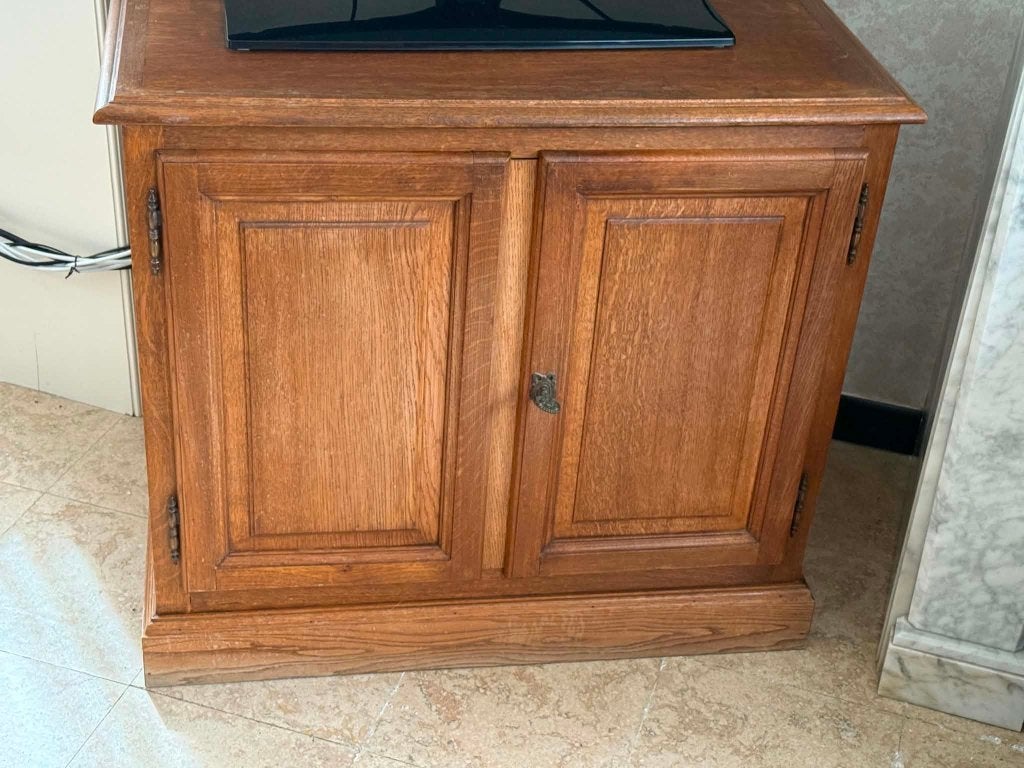 Barmeubel / tv kast massief eik (klassiek/landelijk/rustiek), Huis en Inrichting, Ophalen, Gebruikt, 100 tot 150 cm, Klassiek / rustiek/ landelijk