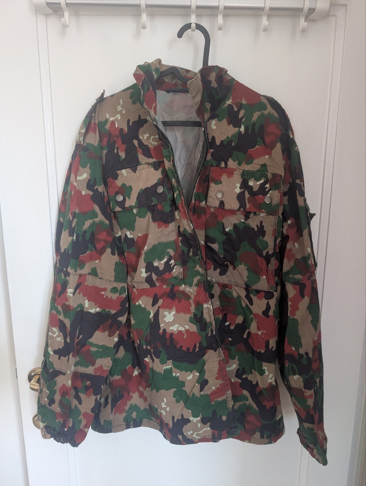 Veste Militaire Suisse M83 Alpenflage, Army, Enlèvement ou Envoi, Multicolore, Taille 52/54 (L)