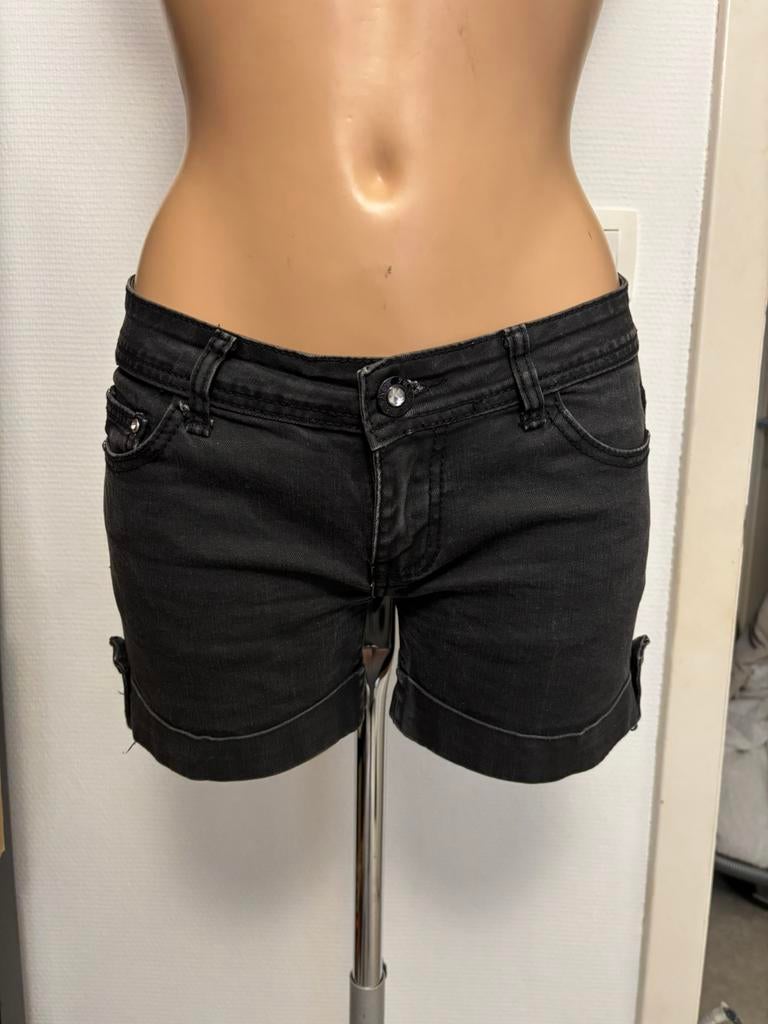 Zwarte korte broek, Kleding | Dames, Broeken en Pantalons, Kort, Zwart, Maat 42/44 (L), Ophalen of Verzenden