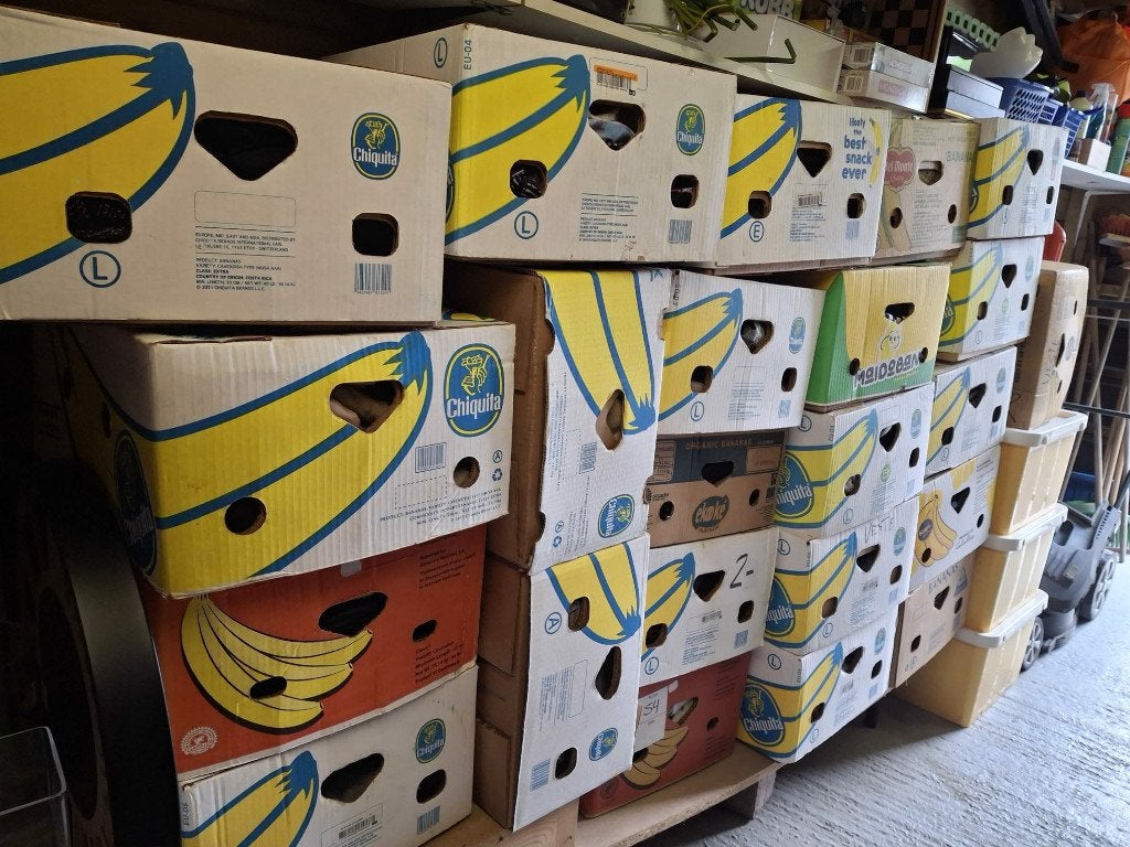 lot de 26 caisses de vêtements, Enlèvement, Comme neuf