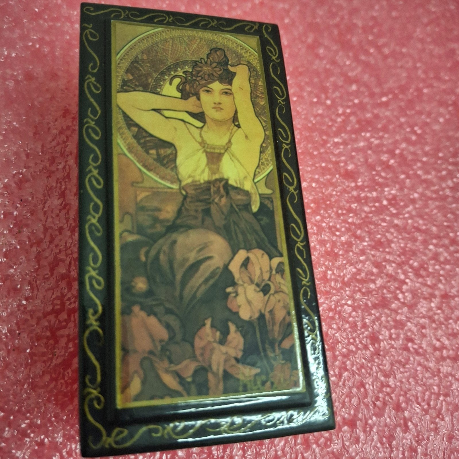 Alphonse Mucha oude doos 10 cm bij 3,5 cm, Antiek en Kunst, Ophalen of Verzenden