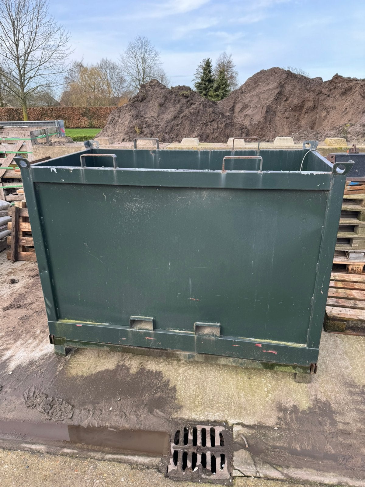 Robuuste metalen bak voor opslag of transport, Enlèvement