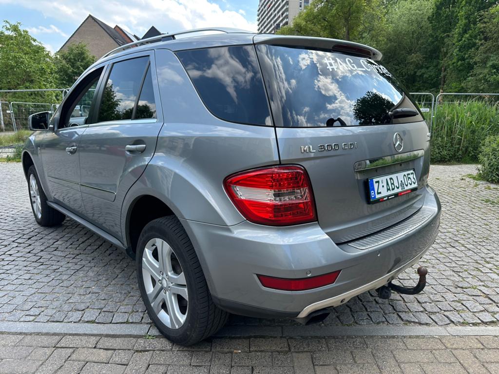 Mercedes ML300 cdi 4matic ! Euro5 motor no start!! EXPORT!!!, Autos, Achat, 155 kW, 2 places, Noir