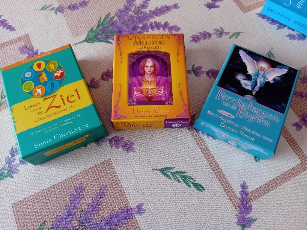 Orakelkaarten : 3 dozen, Boeken, Esoterie en Spiritualiteit, Ophalen of Verzenden, Zo goed als nieuw, Spiritualiteit algemeen
