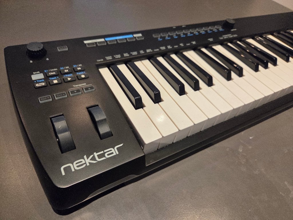 Nektar GXP61, Enlèvement, Comme neuf