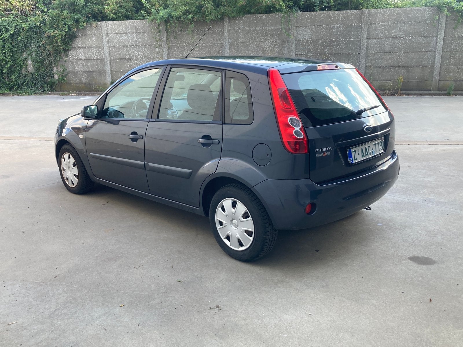 Ford Fiesta 1.3 essence 2008 avec 98000 km*clim*garantie*, Argent ou Gris, Achat, Entreprise, 1300 cm³