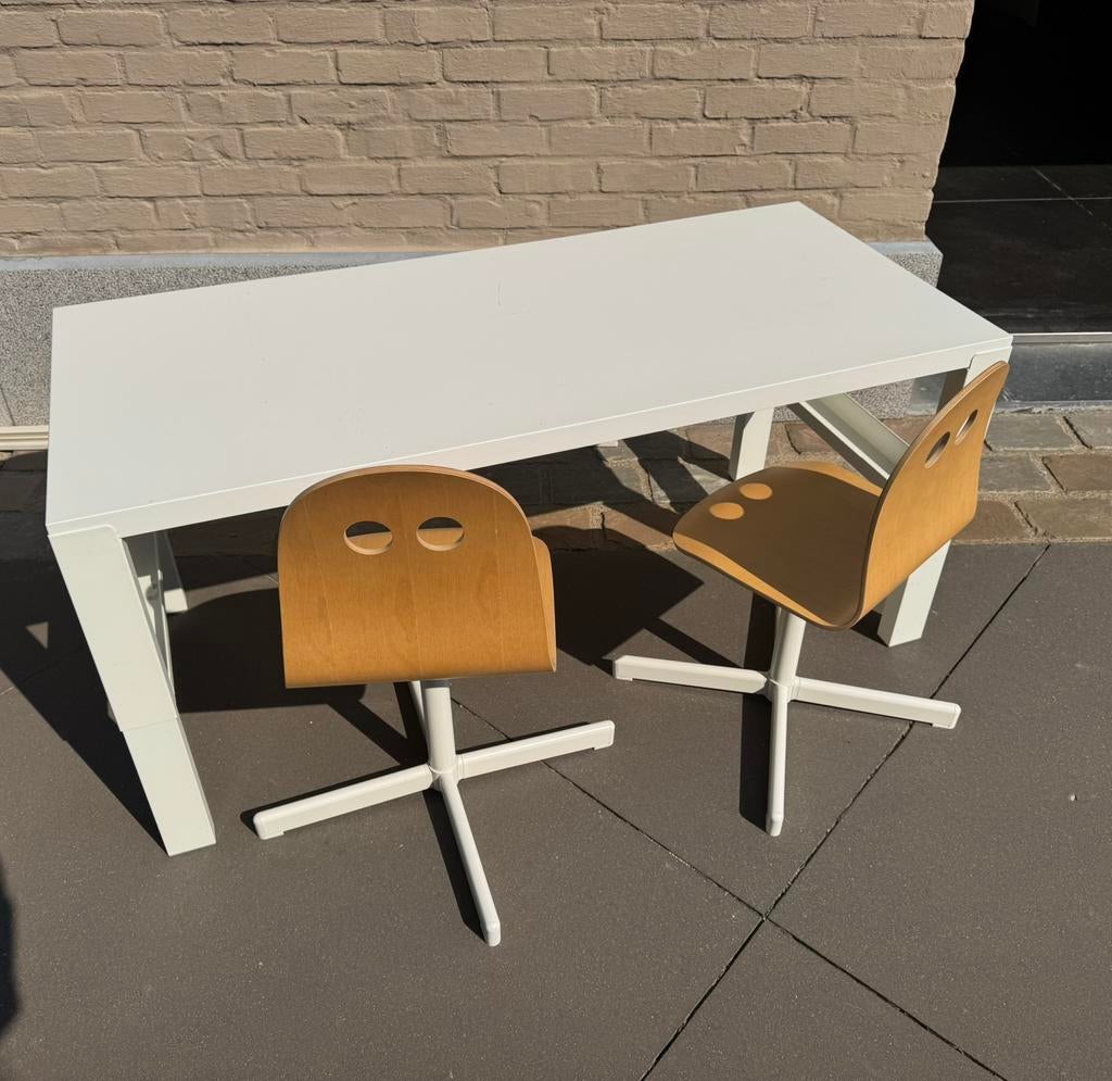 Ikea kinder bureel en 2 kinder stoelen, Ophalen, Zo goed als nieuw, Tafel(s) en Stoel(en)