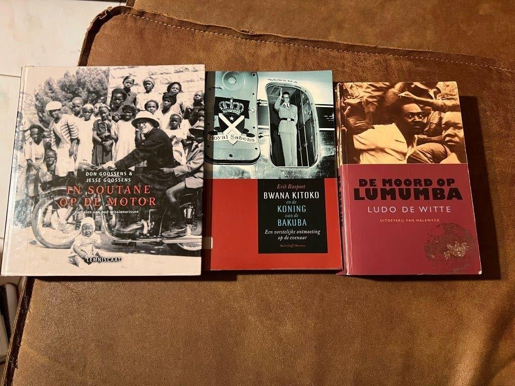 pakket boeken rond de geschiedenis van Kongo, de k, Enlèvement ou Envoi, 20e siècle ou après, Utilisé, Afrique