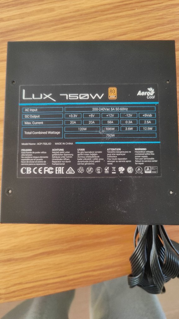 Alimentation Aerocool LUX 750W, Enlèvement, Utilisé