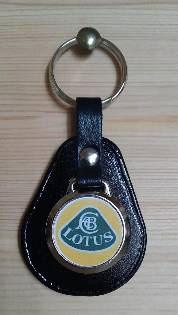 LOTUS Sleutelhanger met logo . Zwart leer, -, -, Nieuw, Ophalen of Verzenden