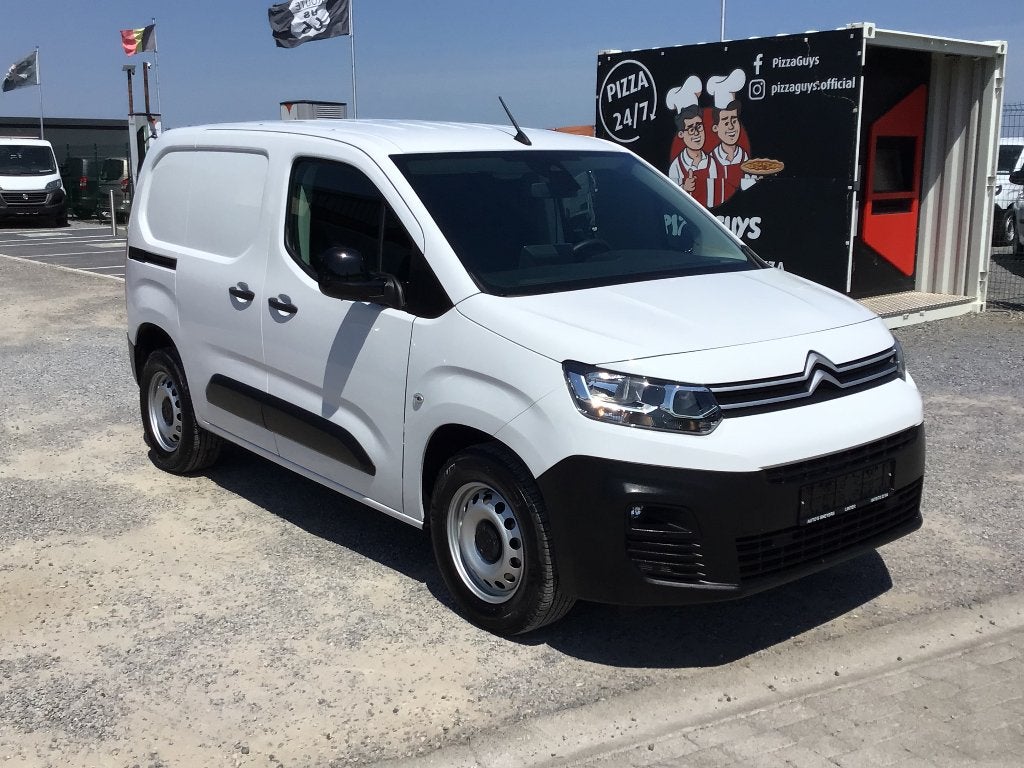 citroen berlingo 100pk 2024 19000km full/option 3plaatsen, Auto's, Stof, 4 cilinders, Wit, Bedrijf