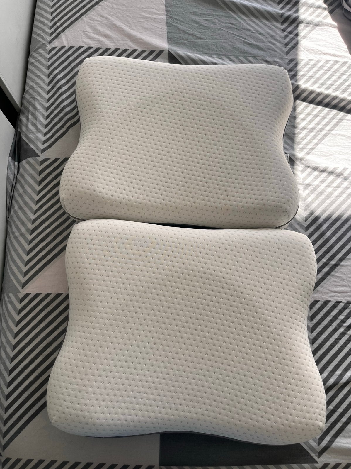 2 Oreillers ergonomiques IKEA ISRANUNKEL - État NEUF, Oreiller, IKEA, Ergonomique, Enlèvement