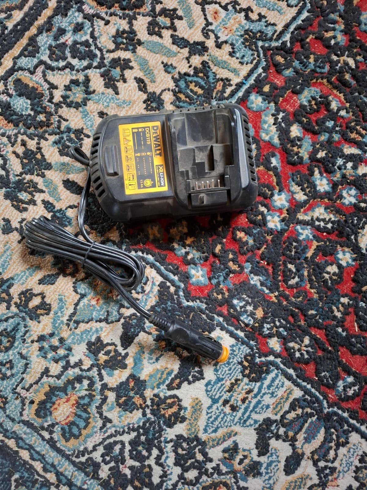 Dewalt DCB119 oplader, Doe-het-zelf en Bouw, Ophalen