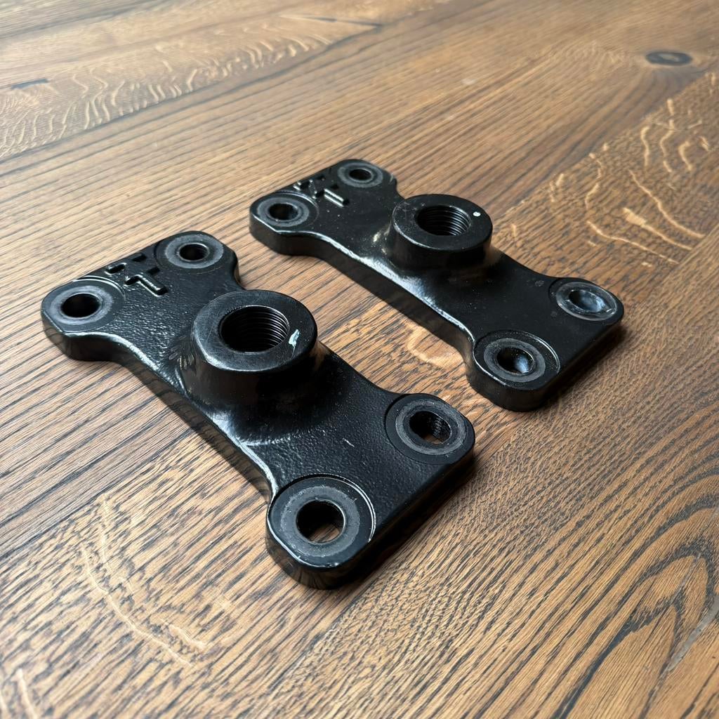 DEFENDER TOW HOOK MOUNTING - Sleepoogmontage, Auto-onderdelen, Klein materiaal, Land Rover, Nieuw, Ophalen