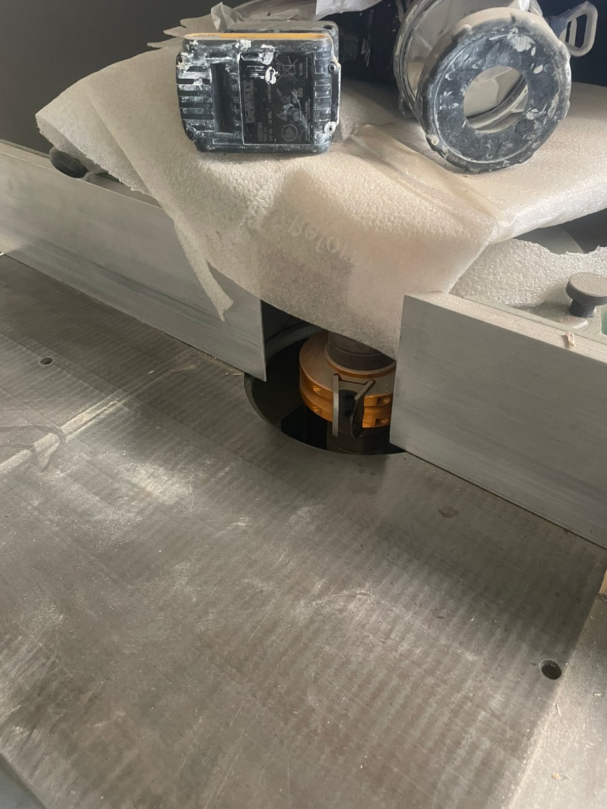 Freesmachine met nieuwe frees, Ophalen