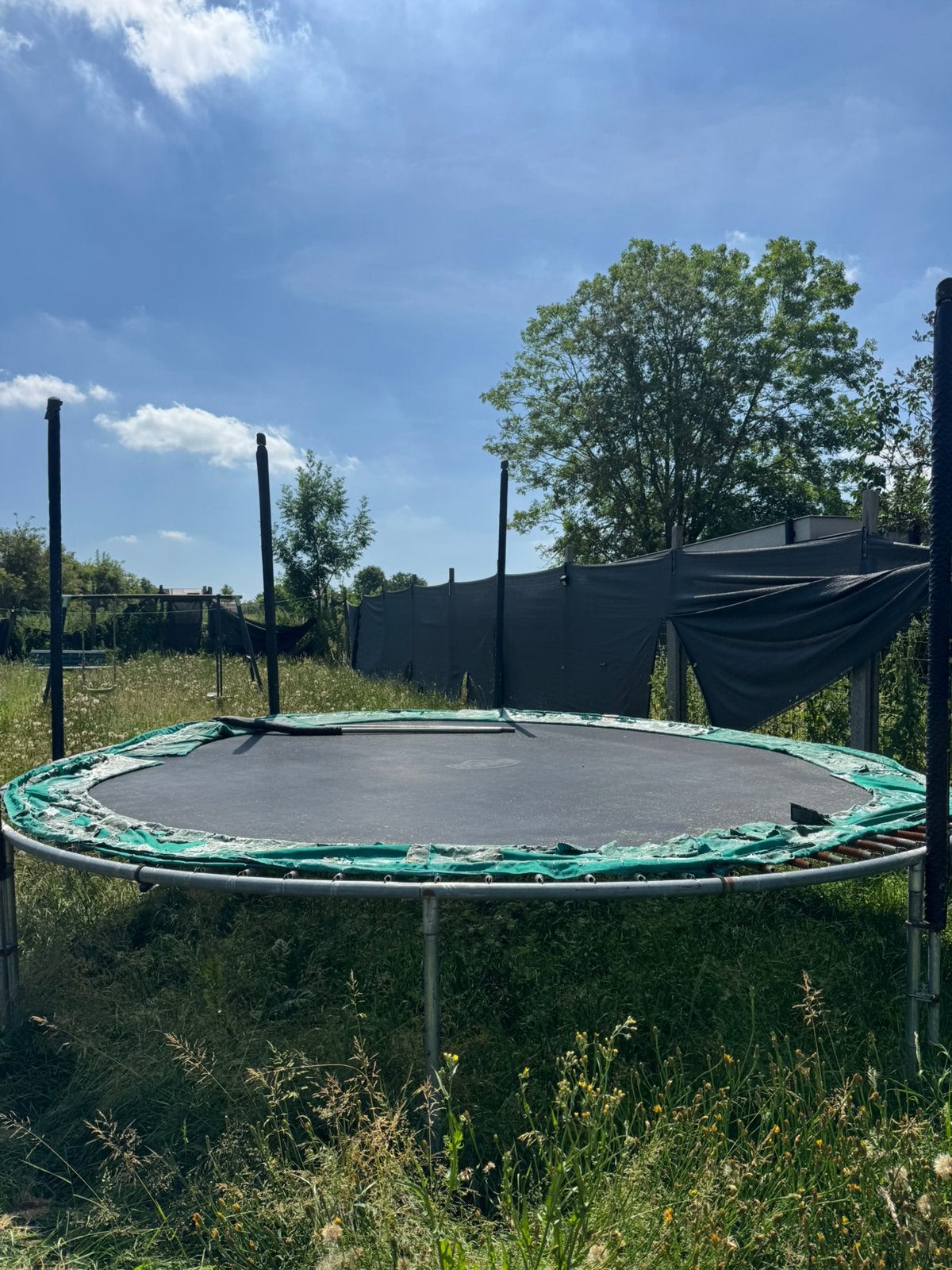 Berg trampoline 430cm, Ophalen, Zo goed als nieuw
