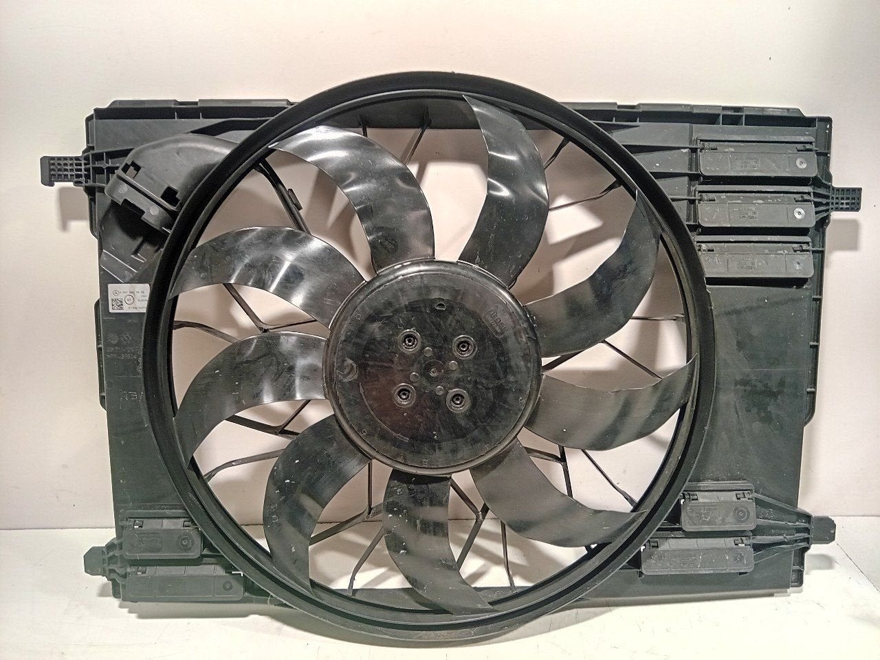 Koelventilator Mercedes-Benz EQ-Klasse, Onderdelen@venauto.nl, Van der Ven Autorecycling B.V., Gebruikt, Ettenseweg 76, 4706 PB Roosendaal, The Netherlands