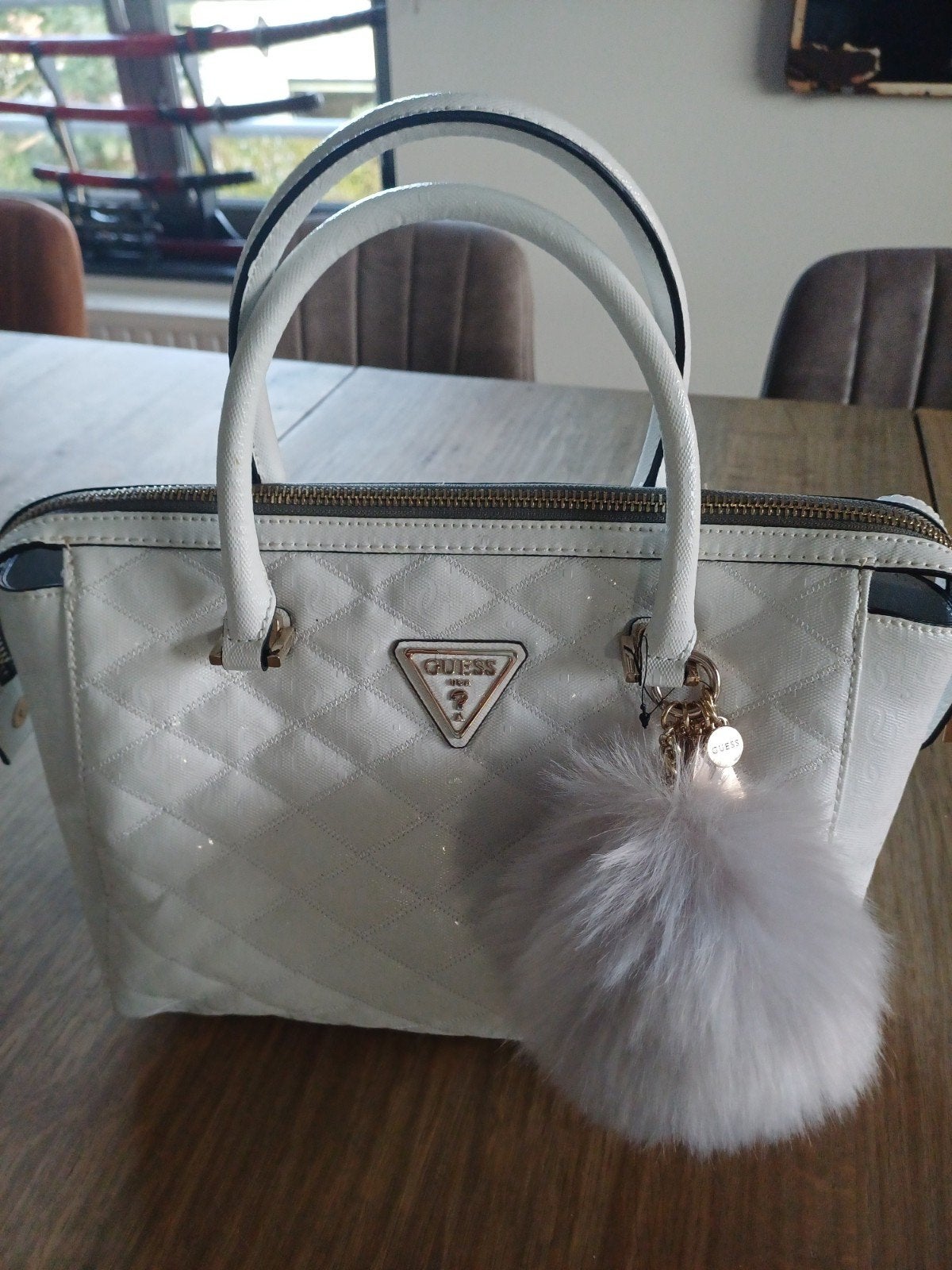 handtas Guess, Ophalen, Handtas