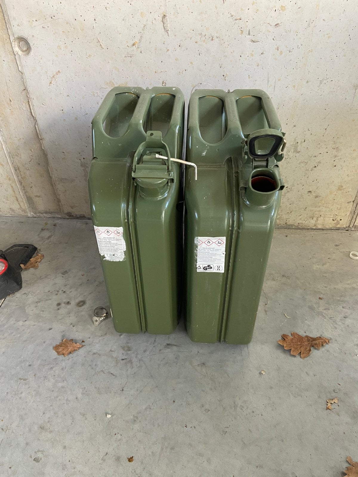 Jerrycans 2 x 20 liter, Autos : Pièces & Accessoires, Enlèvement