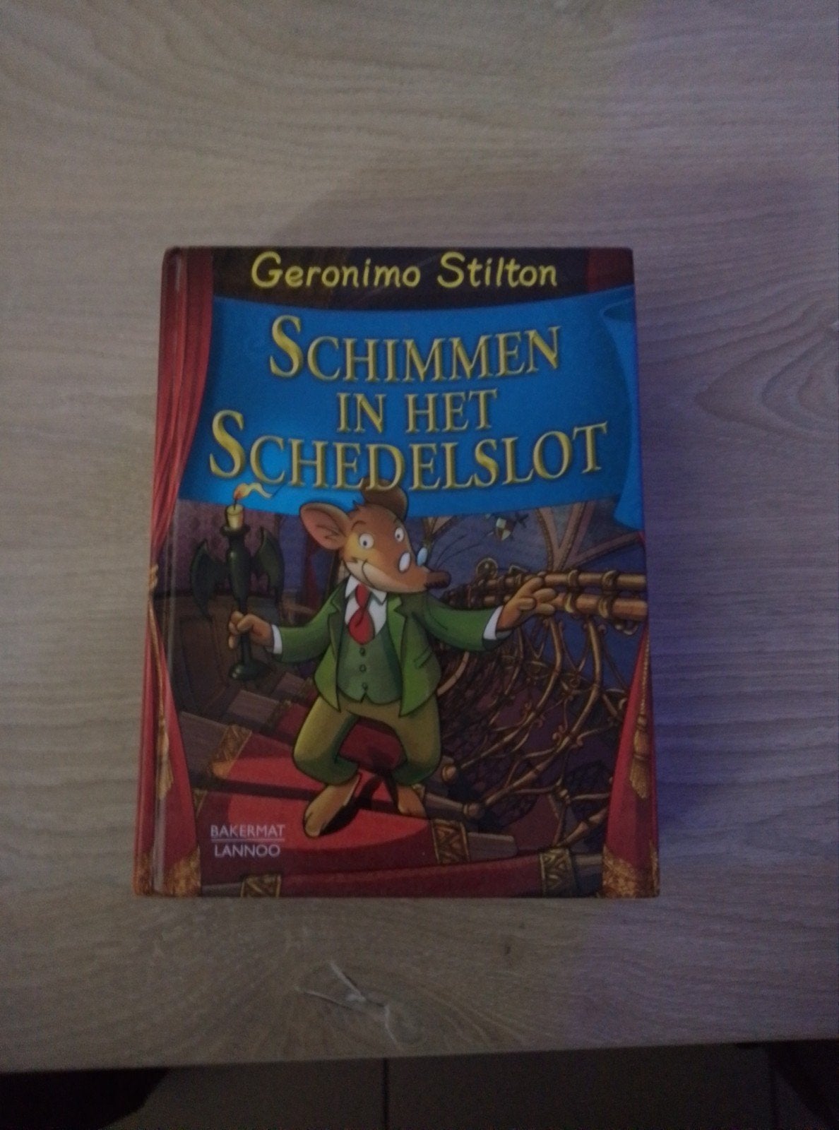 Geronimo Stilton - Schimmen in het Schedelslot (Hardcover), Ophalen, Zo goed als nieuw